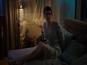 Tanja Raunig in Walking On Sunshine
