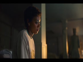 Sophie Wilde in Everything Now
