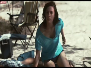 Geraldine Hakewill in Uninhabited