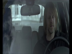 Pia Tjelta in Varg Veum Falne Engler