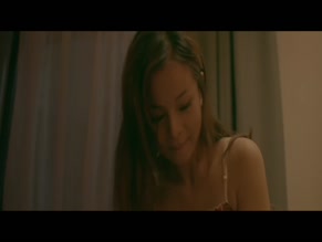 Angeli Khang in Eva