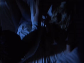 Kelly Lynch in Heaven's Prisoners