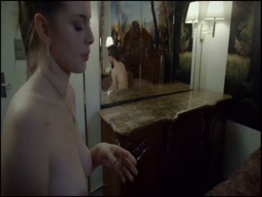 Julia Fox in Pvt Chat