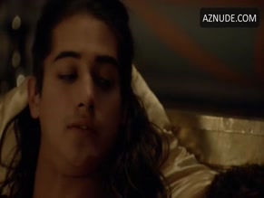 Kylie Bunbury in Tut