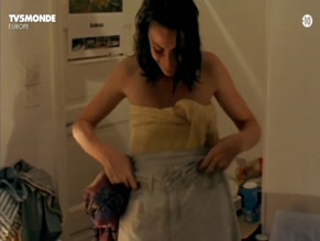 Camille Japy in Nos Vies Heureuses