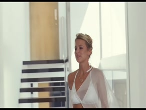 Virginie Efira in Le Siffleur