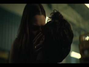 Victoria Pedretti in You