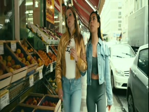 Gizem Emre in Chantal In Fairyland