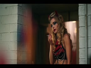 Jessica Lowe in Minx