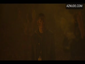 Karoline Hamm in Equinox