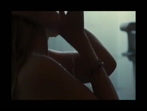 Julia Garner in Electrick Children