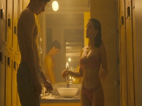 Ada Molina in Oasis