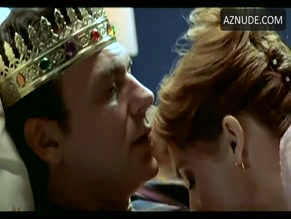 Adriana Ozores in Nobody's Life