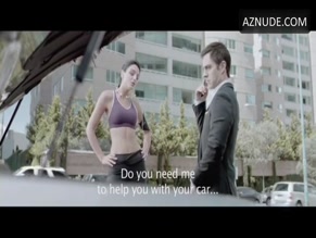 Aislinn Derbez in A La Mala