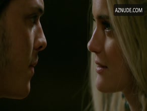 Alicia Agneson in Vikings