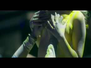 Alona Navarro in Suki