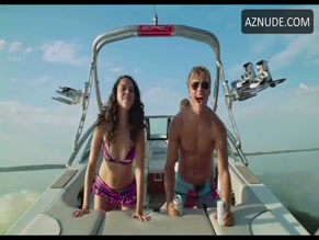 Alyssa Diaz in Shark Night 3d