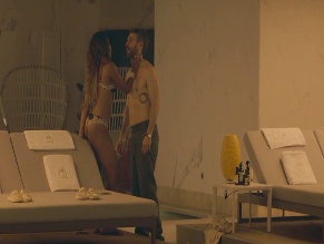 Amanda Palomino in Oasis