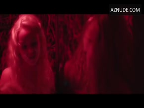 Annabelle Dexter-jones in White Girl