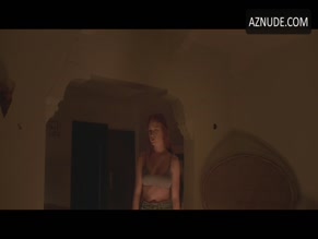 Annalise Basso in Ladyworld