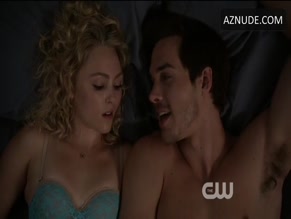 Annasophia Robb in The Carrie Diaries