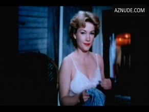 Anne Baxter in Carnival Story