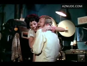 Anne Gaybis in Deep Jaws