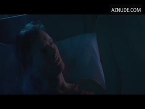 Ashlynn Yennie in Fractured