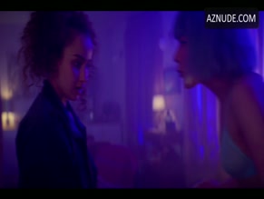 Ayumi Roux in Vampires