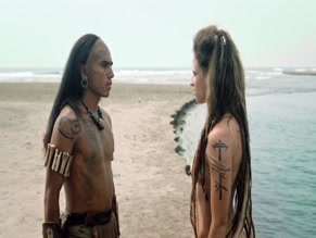Paulette Hernandez in Sitiados: Mexico