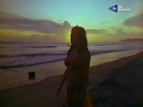 Isela Vega in El Deseo Llega De Noche