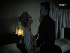 Lili Epply in Das Sacher. In Bester Gesellschaft
