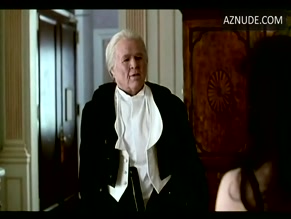 Bebe Neuwirth in The Associate