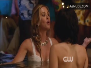 Brina Palencia in Star-crossed