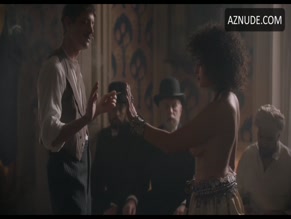 Camelia Jordana in Curiosa
