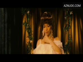 Camilla Belle in Amapola