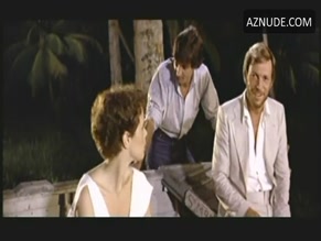 Caroline Laurence in Good-bye, Emmanuelle