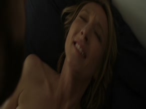 Audrey Lamy in En Tongs Au Pied De L Himalaya