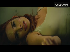 Chloe Dykstra in Diminuendo