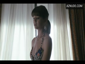 Ciara Bravo in Wayne