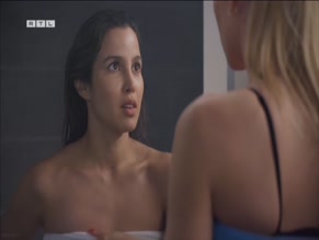Laura Egger in Alles Was Zahlt