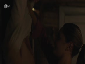 Mitsou Jung in Inga Lindstrom