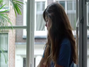 Hanna Van Vliet in Anne Plus