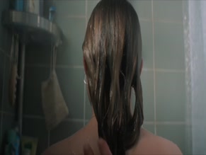 Luna Wedler in Biohackers