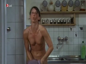 Maria Kostlinger in Oben Ohne