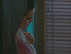 Ella Bright in Off Campus