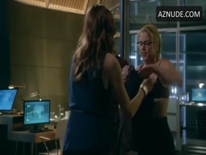 Emily Bett Rickards in The Flash