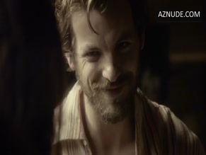 Emma Dumont in Aquarius
