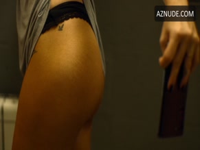 Eugenia Suarez in Alternative Therapy