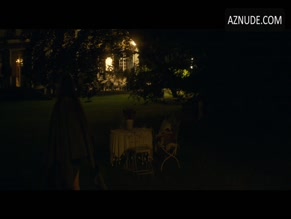 Eveline Hall in Euphoria